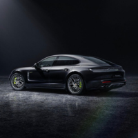 Porsche Panamera 4 Platinum Edition